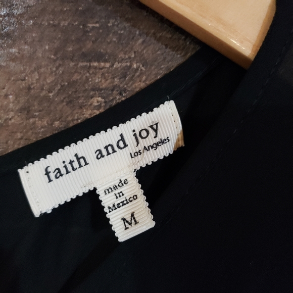 Faith and joy of Los Angeles sheer shoulder top - Picture 3 of 8